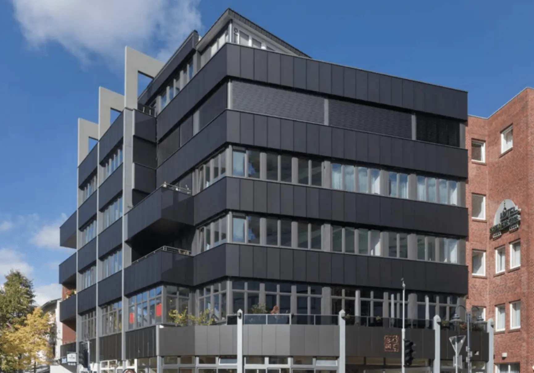 Designová fasádní fotovoltaická instalace